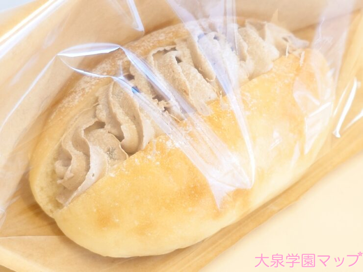 たっぷりホイップコッペパン・チョコ(230円/税別)