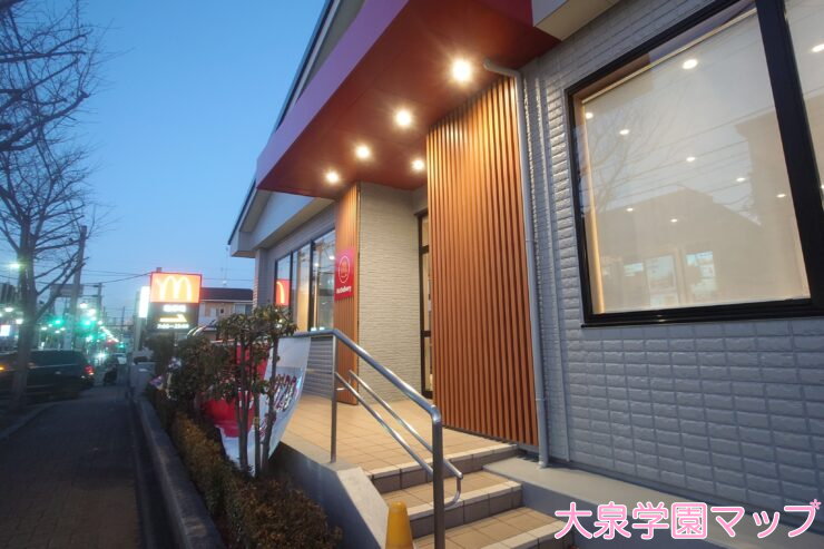 マクドナルド大泉学園通り店(店舗入り口)